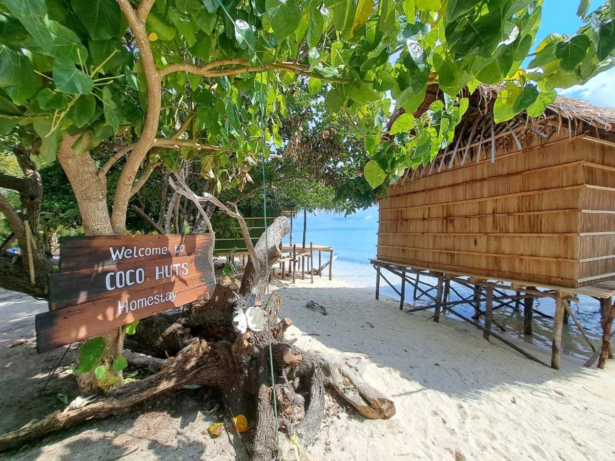 Coco Huts Guest House Waisai 외부 사진