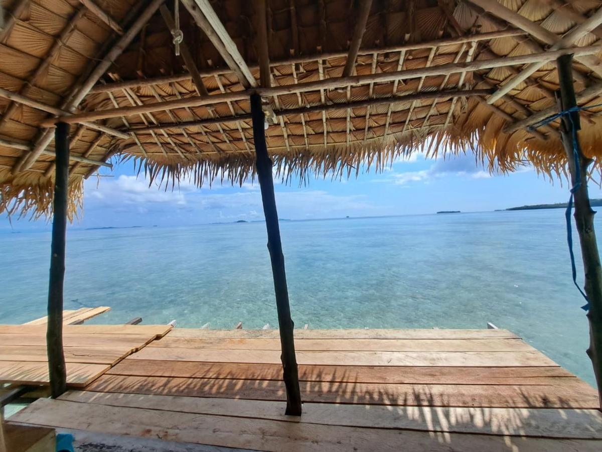 Coco Huts Guest House Waisai 외부 사진