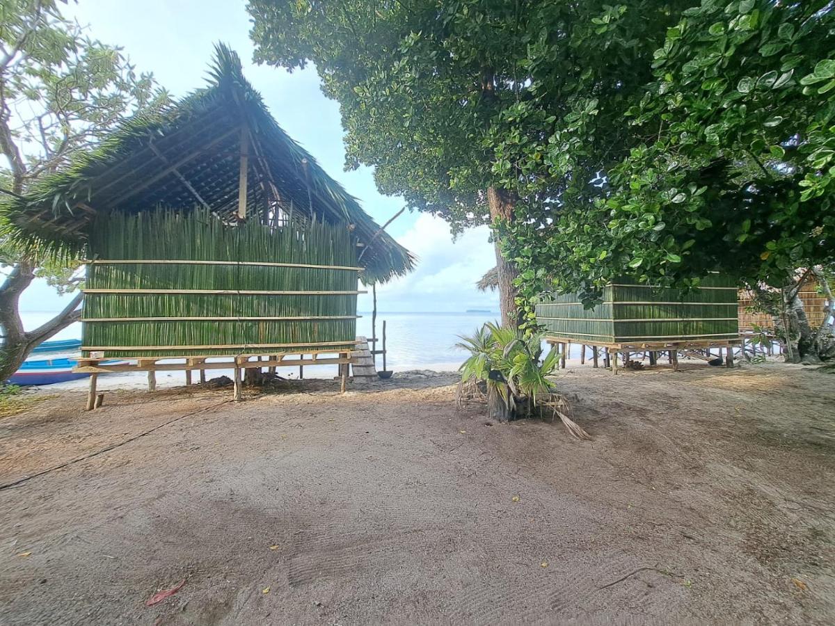 Coco Huts Guest House Waisai 외부 사진