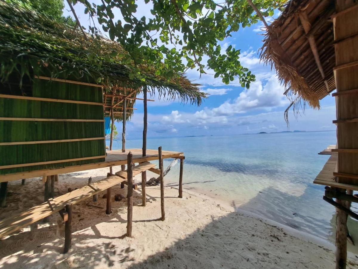 Coco Huts Guest House Waisai 외부 사진