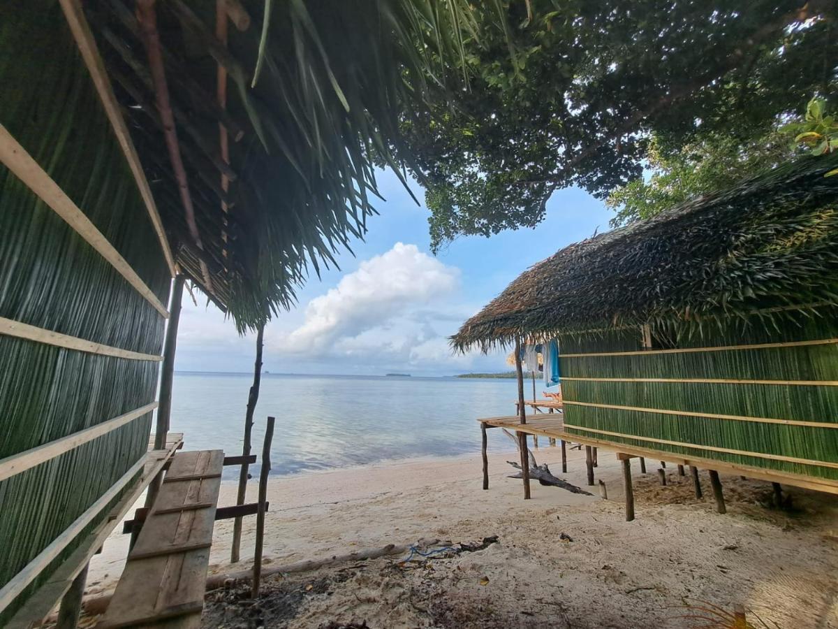Coco Huts Guest House Waisai 외부 사진